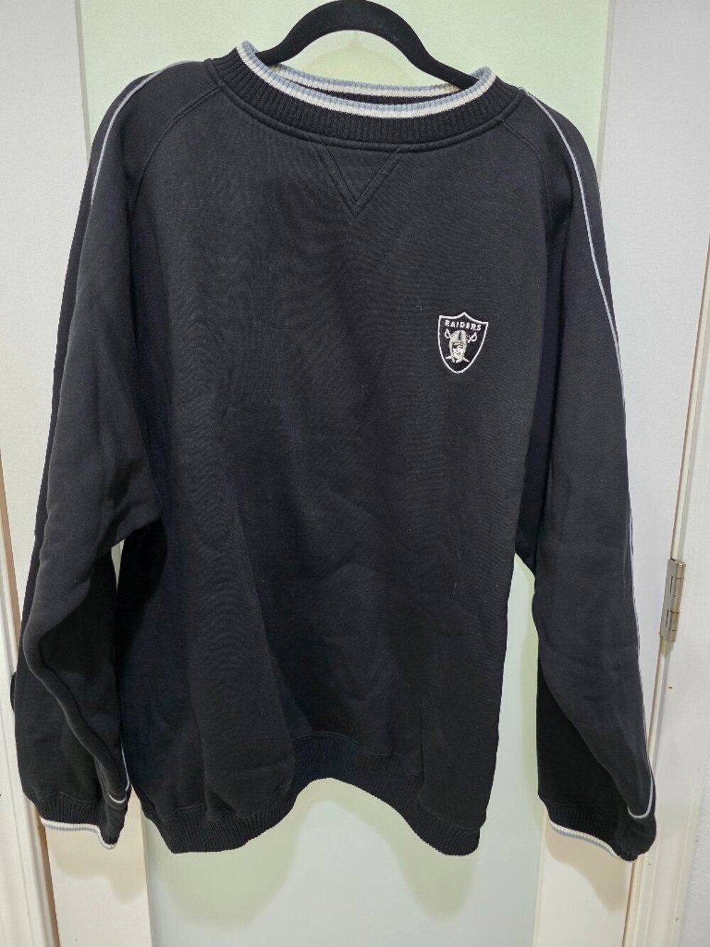 PUMA Raiders Sweatshirt Vintage Black Crewneck NFL Oakland Raiders Embroidered